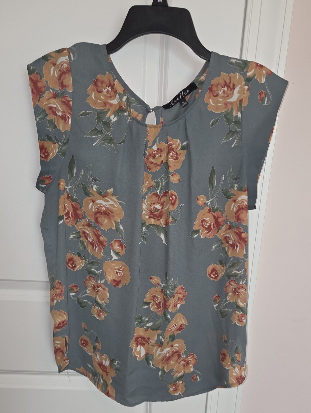 Slate Blue Floral Pleated Cap Sleeve Keyhole Top Size M